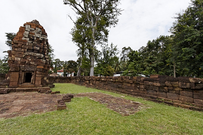 Prasat Sa Kamphaeng Noi-039